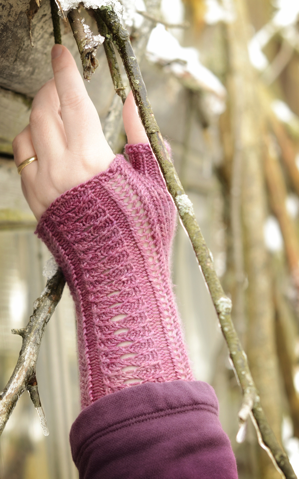 pink knit mitts 1
